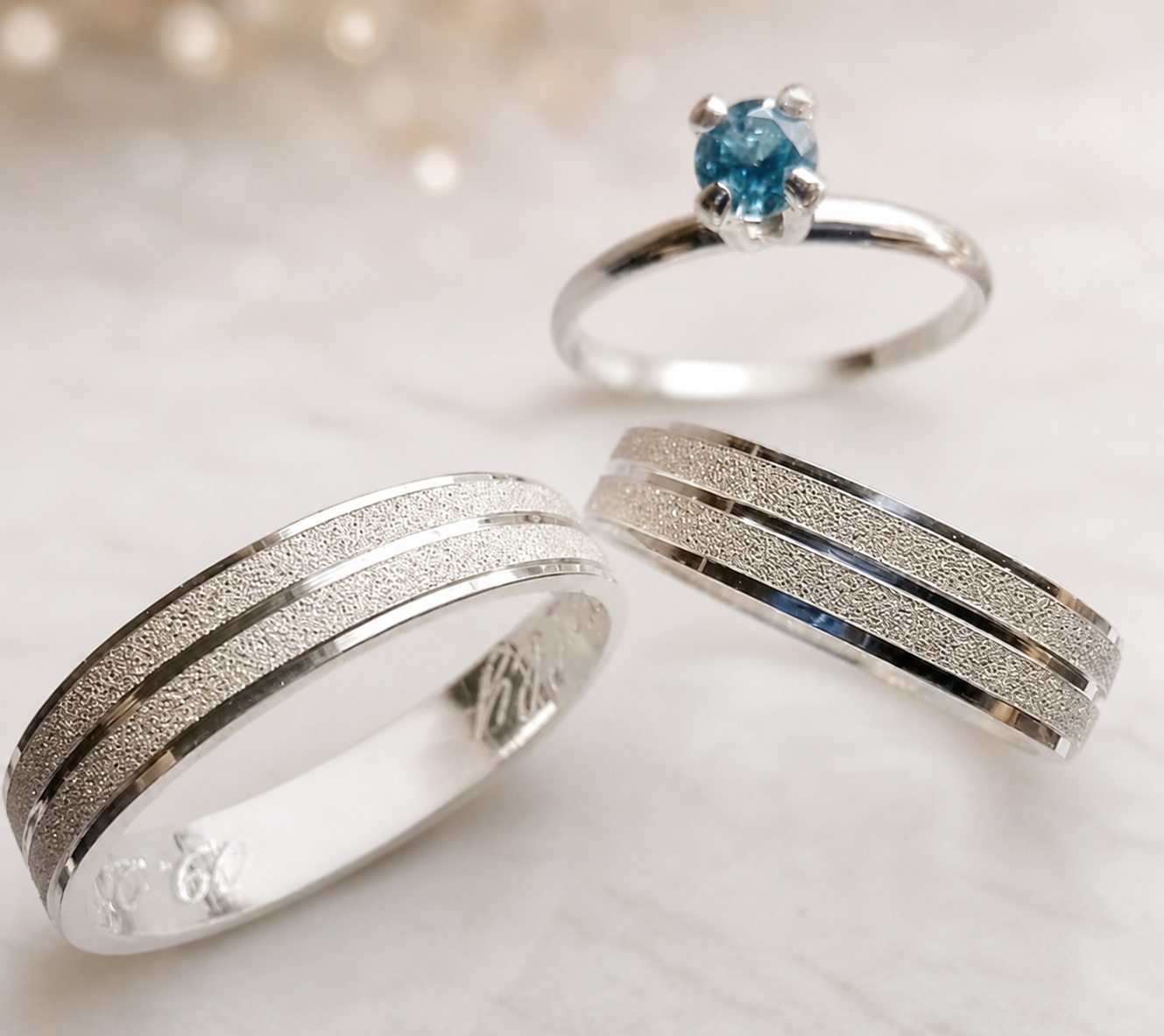 Par de Alianças Prata 950 4mm Diamantada + Anel Solitário Prata 925