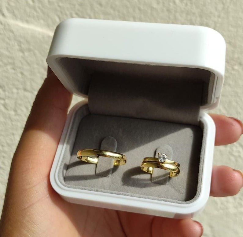 Alianças Império Banhado a Ouro18k + Anel solitário - Pétalas de Joias